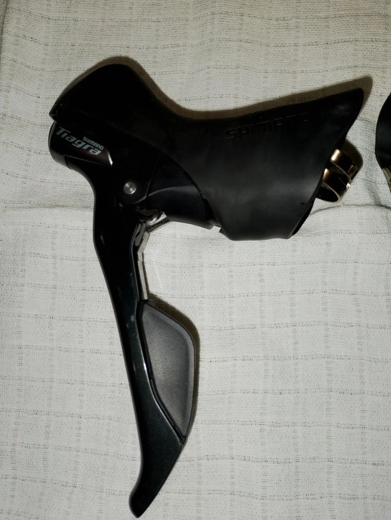 Tiagra 4700, brzdy axis