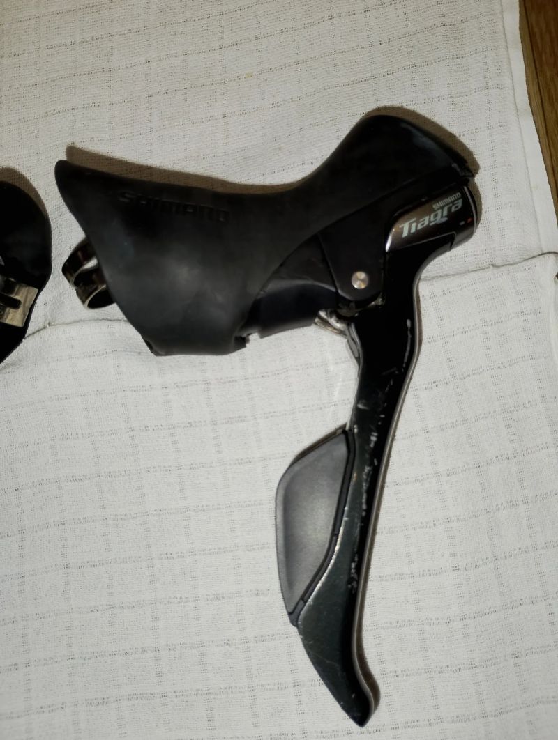Tiagra 4700, brzdy axis