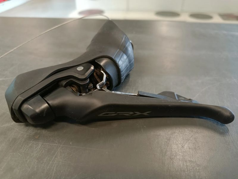 Sada řazení a brzd Shimano GRX600/810