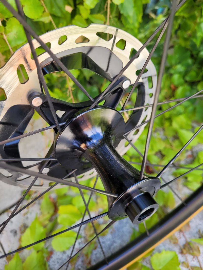 Karbonová silniční kola Roval Alpinist CLX, ořech XDR, komplet včetně plášťů a kotoučů