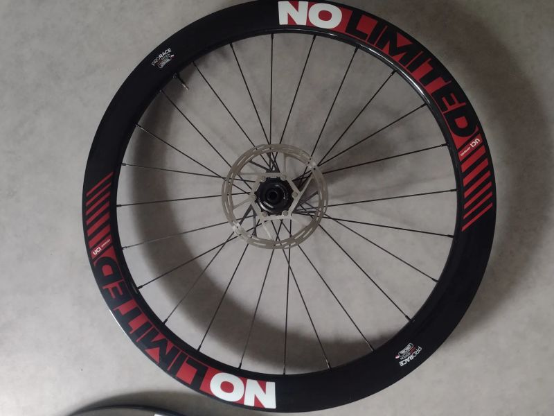 No limited pro race zapletená kola 