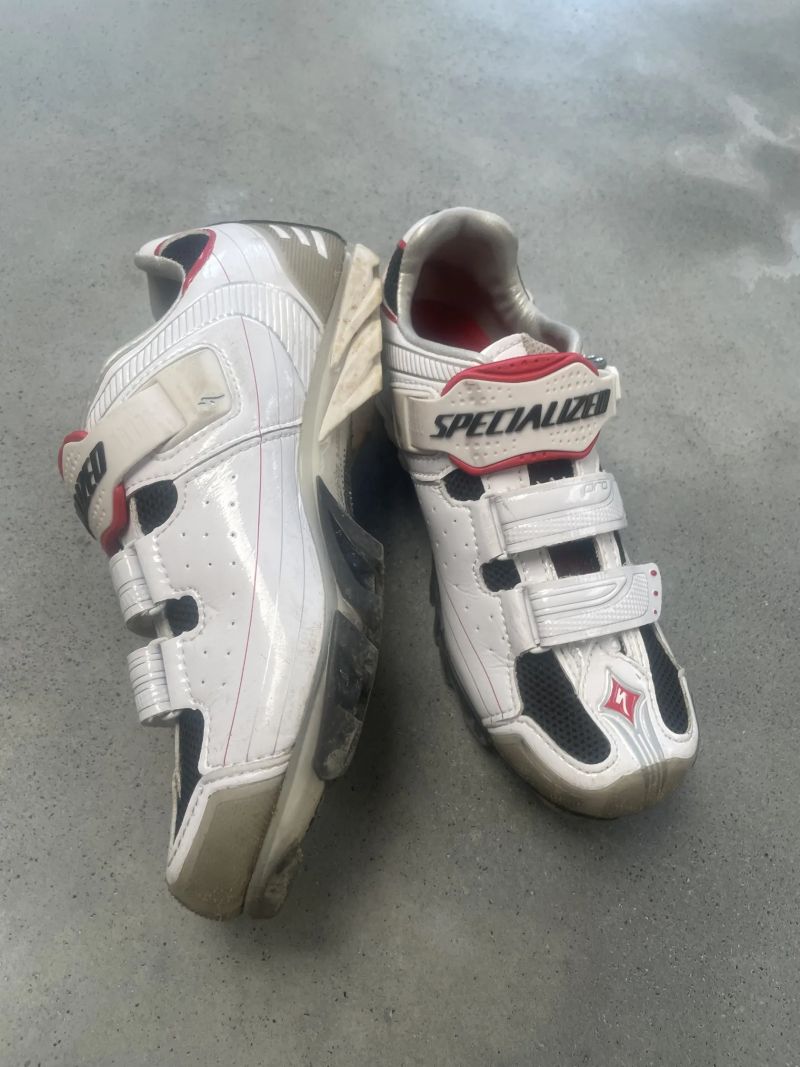 Prodám dětské/dámské cyklistické tretry Specialized
