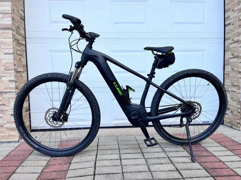 Cube REACTION HYBRID 500