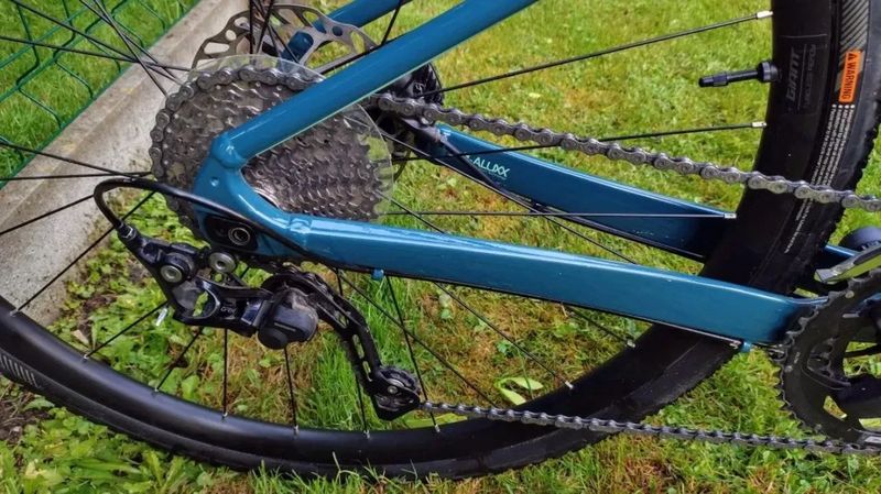 Giant Revolt GRX