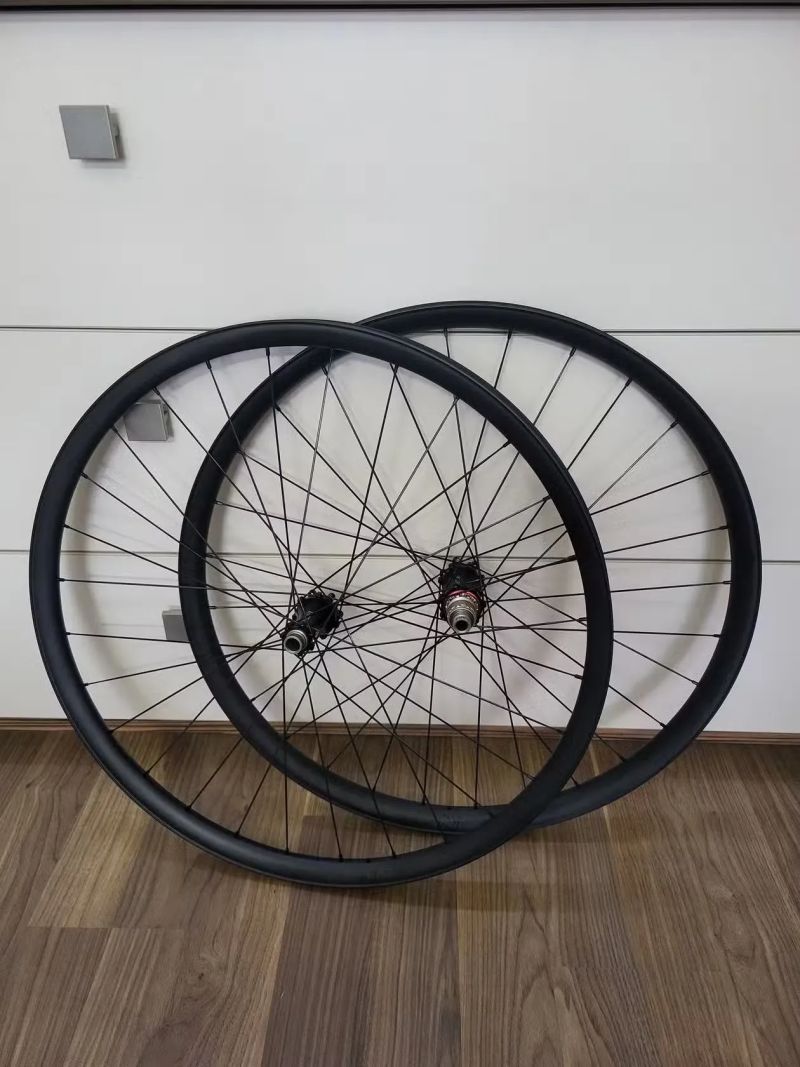 Karbonová kola XC 1090g Extralite/Nextie/DT Swiss