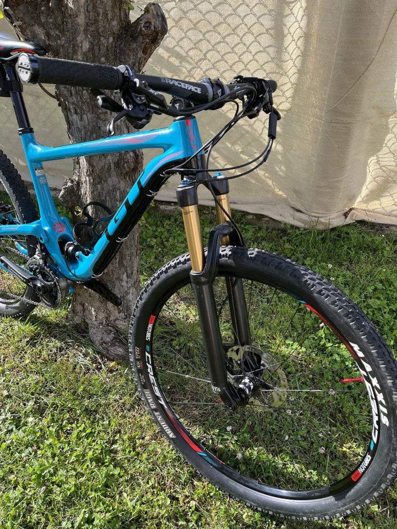 GT Helion Carbon PRO