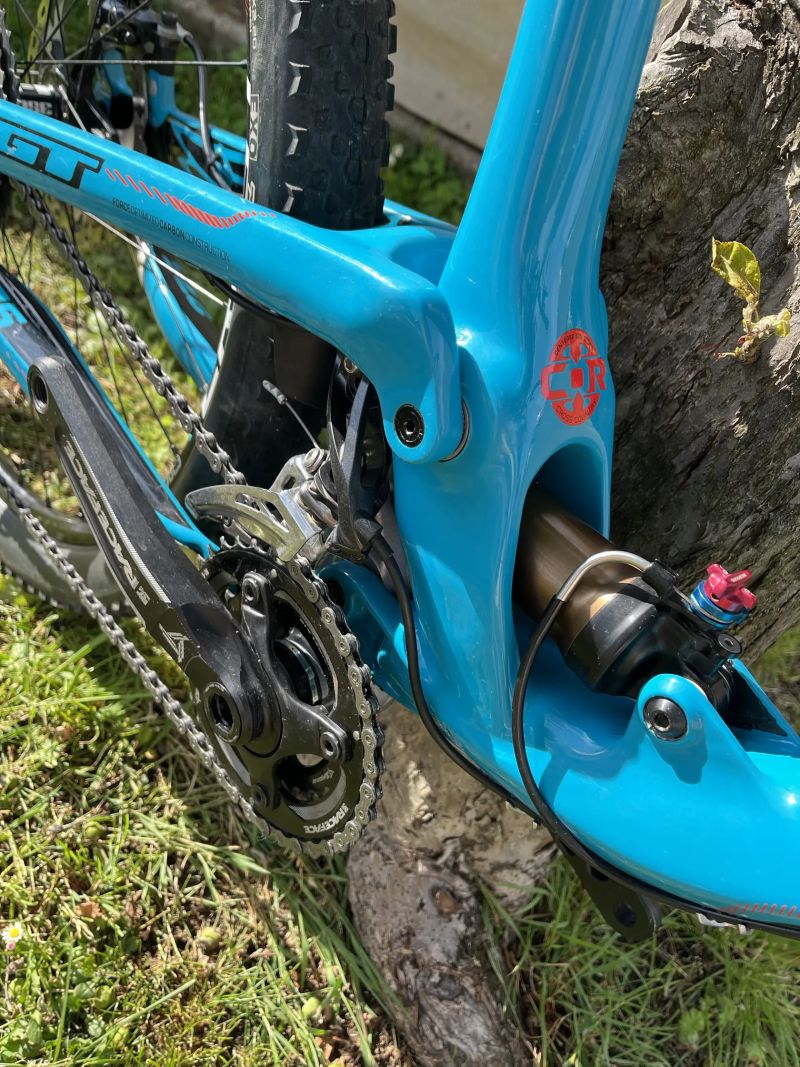 GT Helion Carbon PRO