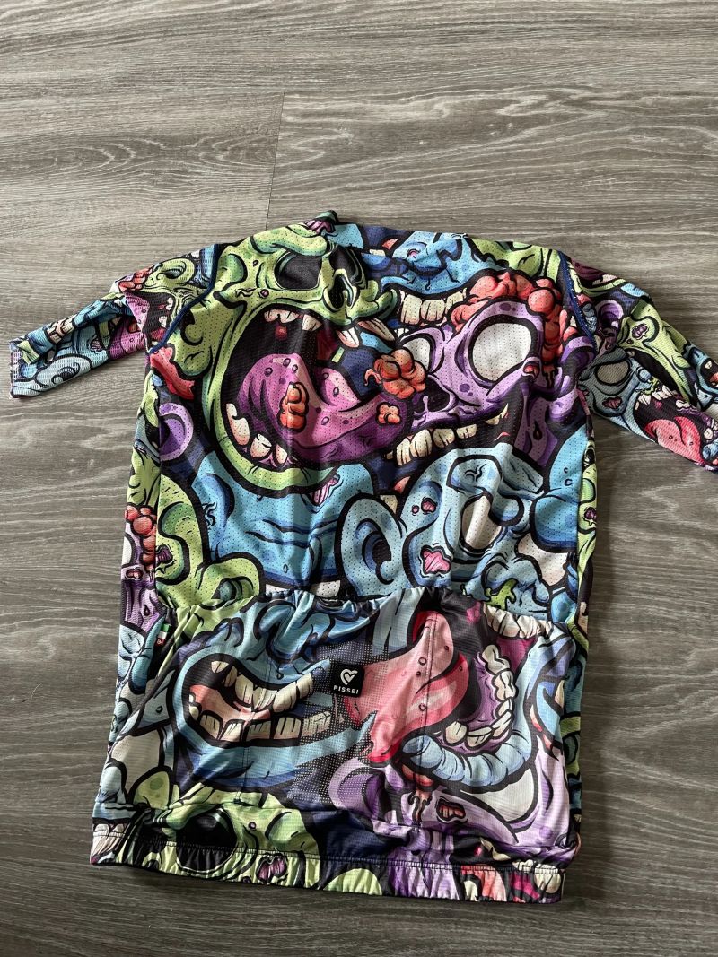 Dres PISSEI monster