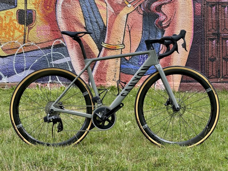 Canyon Ultimate CF SL 7 Disc eTap (vel.S 172-178cm), wattmetr