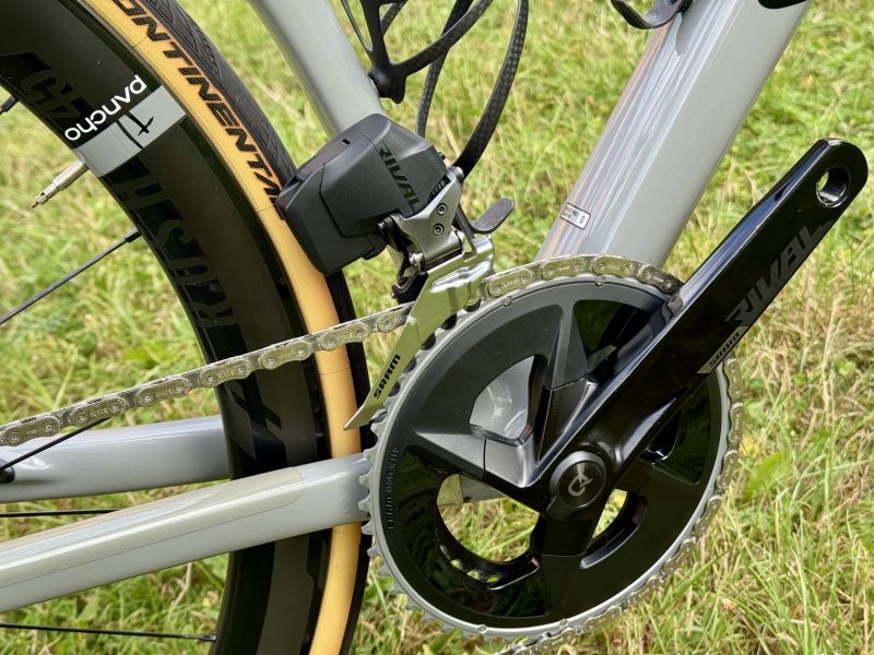 Canyon Ultimate CF SL 7 Disc eTap (vel.S 172-178cm), wattmetr