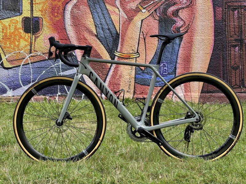 Canyon Ultimate CF SL 7 Disc eTap (vel.S 172-178cm), wattmetr