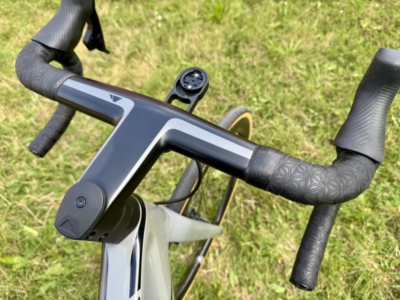 Canyon Ultimate CF SL 7 Disc eTap (vel.S 172-178cm), wattmetr