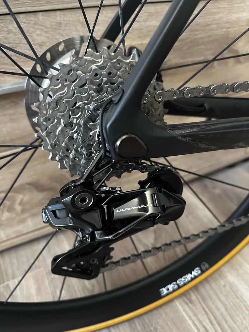 Colnago V4rs, dura-ace di2, SRM vel. 510 (172-185)