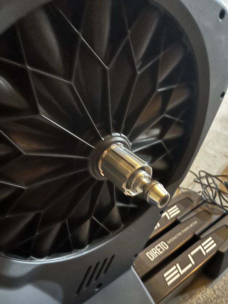 Cyklotrenažér Elite Direto+ s powermetrem - TOP STAV - ZÁRUKA