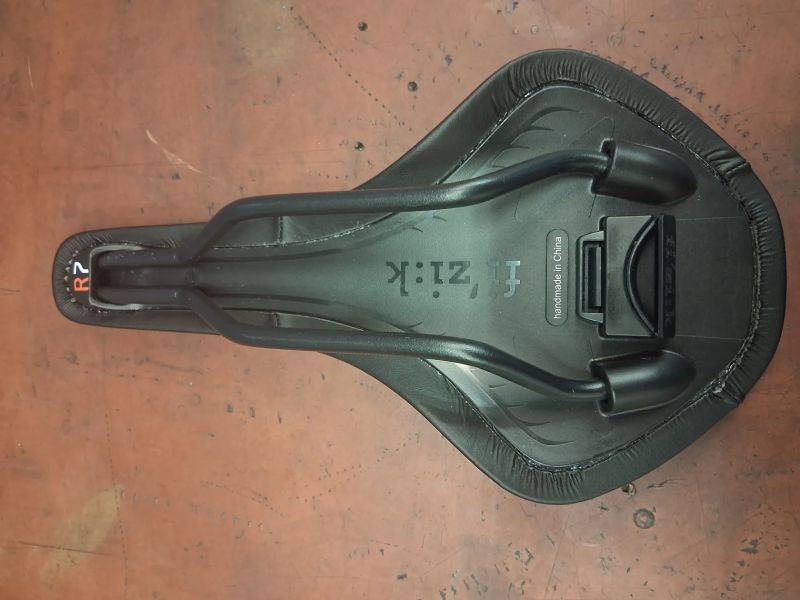Sedlo Fizik Antares R7 Magnesium černé