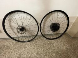 Sundaná kola z BMC TWOSTROKE 01