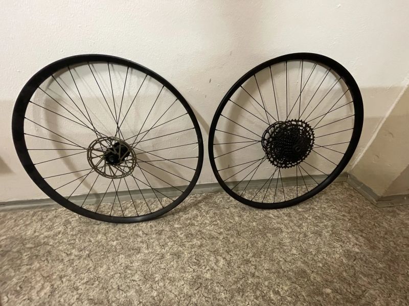 Sundaná kola z BMC TWOSTROKE 01