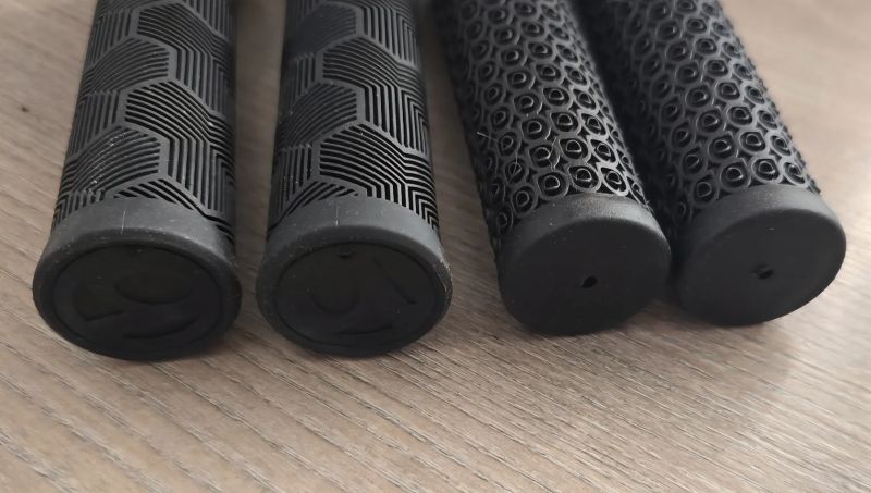Set gripů Bontrager a One