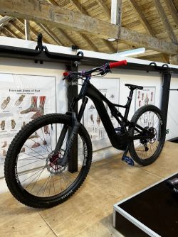Specialized Turbo Levo - nová 500wh baterka s Hope+Burgtec & Rockshox upgradem