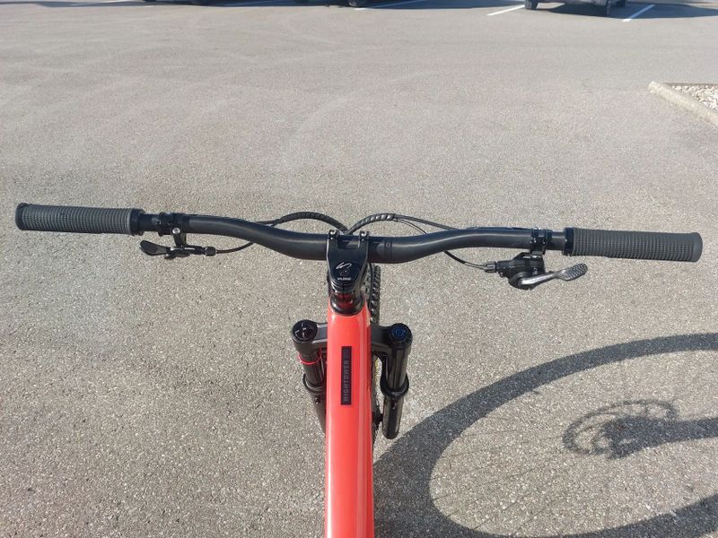 Santa Cruz Hightower CC na reserve carbon rafkach