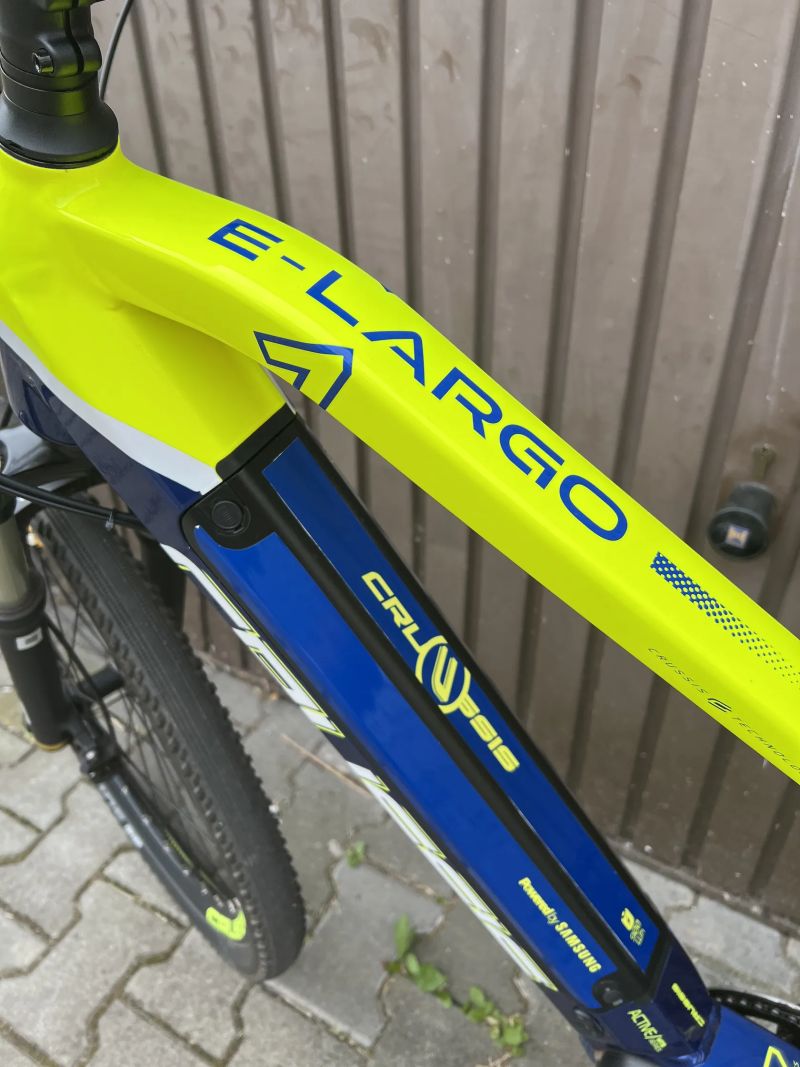 Crussis E-Largo 7.7