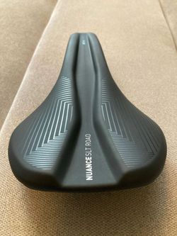 Nové Cube Acid Nuance SLT Road karbonové sedlo