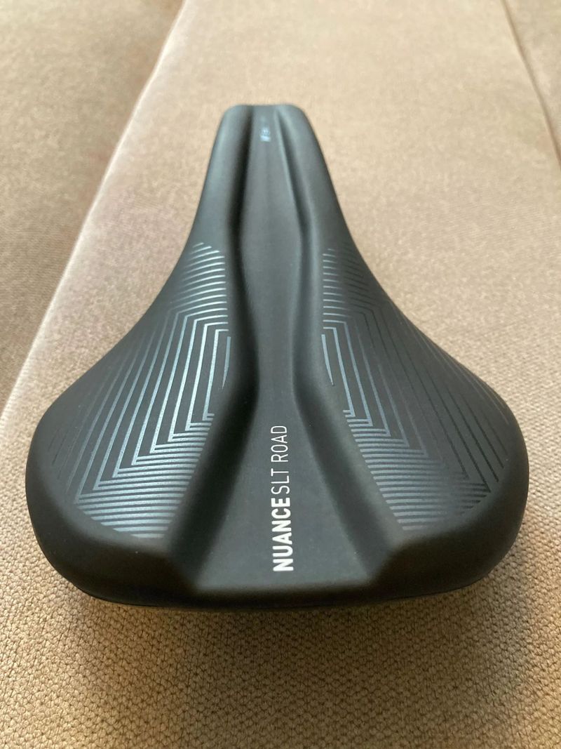Nové Cube Acid Nuance SLT Road karbonové sedlo