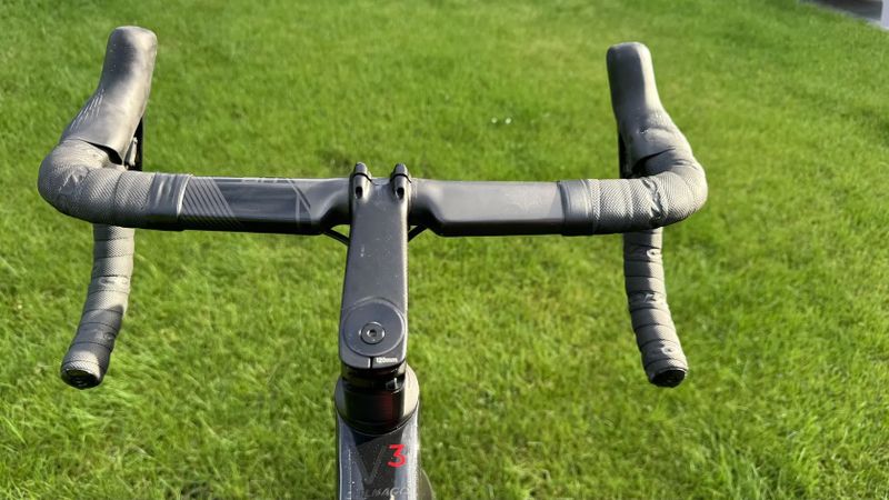 Colnago V3, Ultegra Di2 - 12 speed, karbonová kola - předváděcí kola