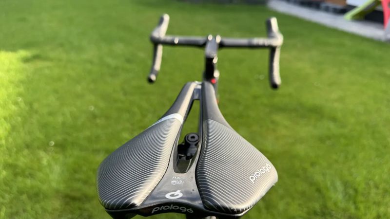 Colnago V3, Ultegra Di2 - 12 speed, karbonová kola - předváděcí kola