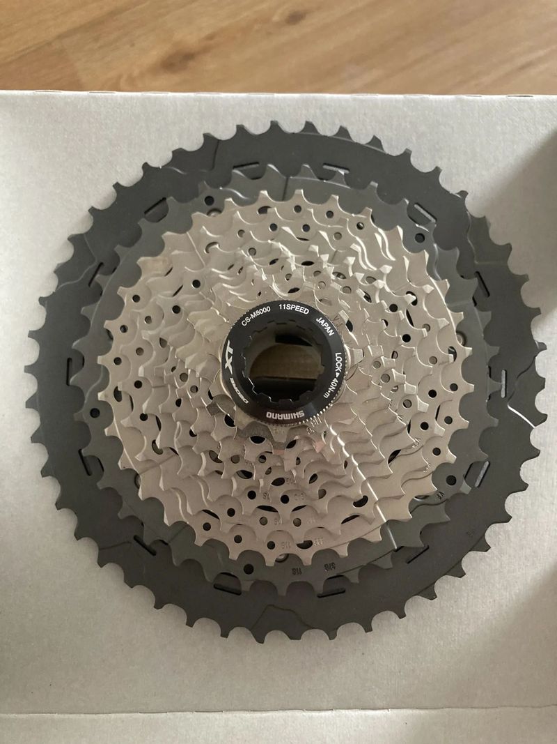 Dobrý den, nabízím k prodeji novou (ještě zabalenou) kazetu Shimano C/S-M8000