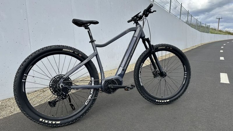 Elektrokolo Crussis ONE-LARGO 8.7 630Wh 120Km