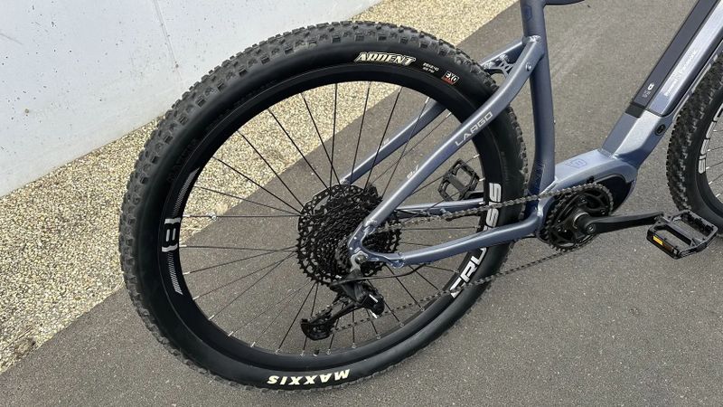 Elektrokolo Crussis ONE-LARGO 8.7 630Wh 120Km