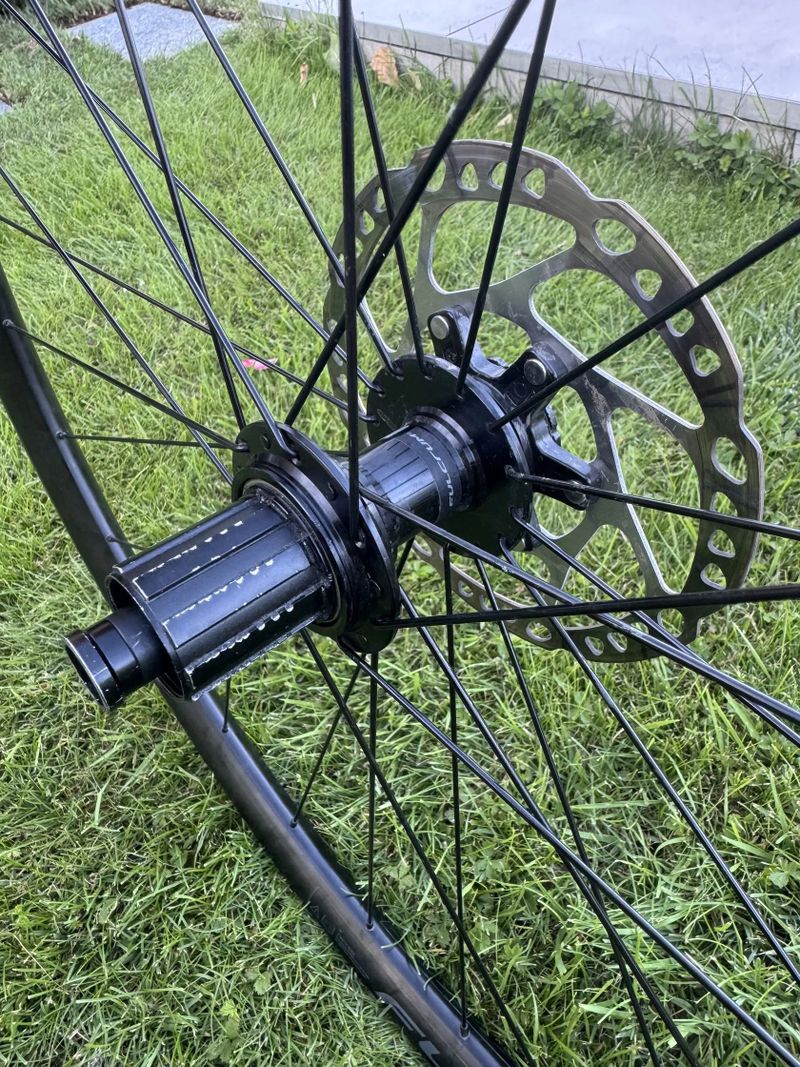 Vypletená gravel kola Fulcrum