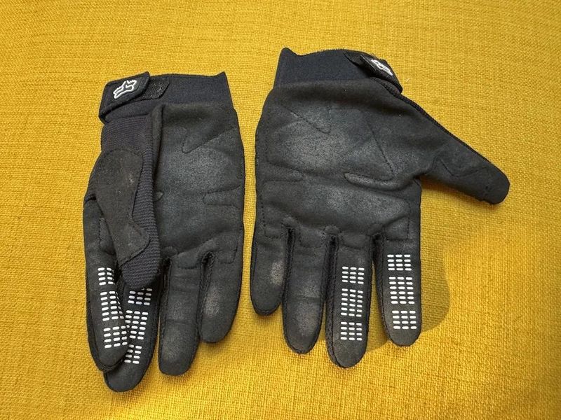 Prodám dětské rukavice Fox Dirtpaw (vel. L) 