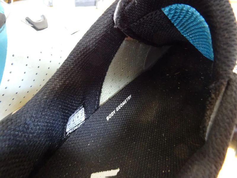 Tretry Specialized vel.42 + Helma CRATONI Allride 53-59cm