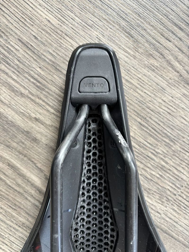 Sedlo Fizik Vento Argo R3 Adaptive - 140 mm
