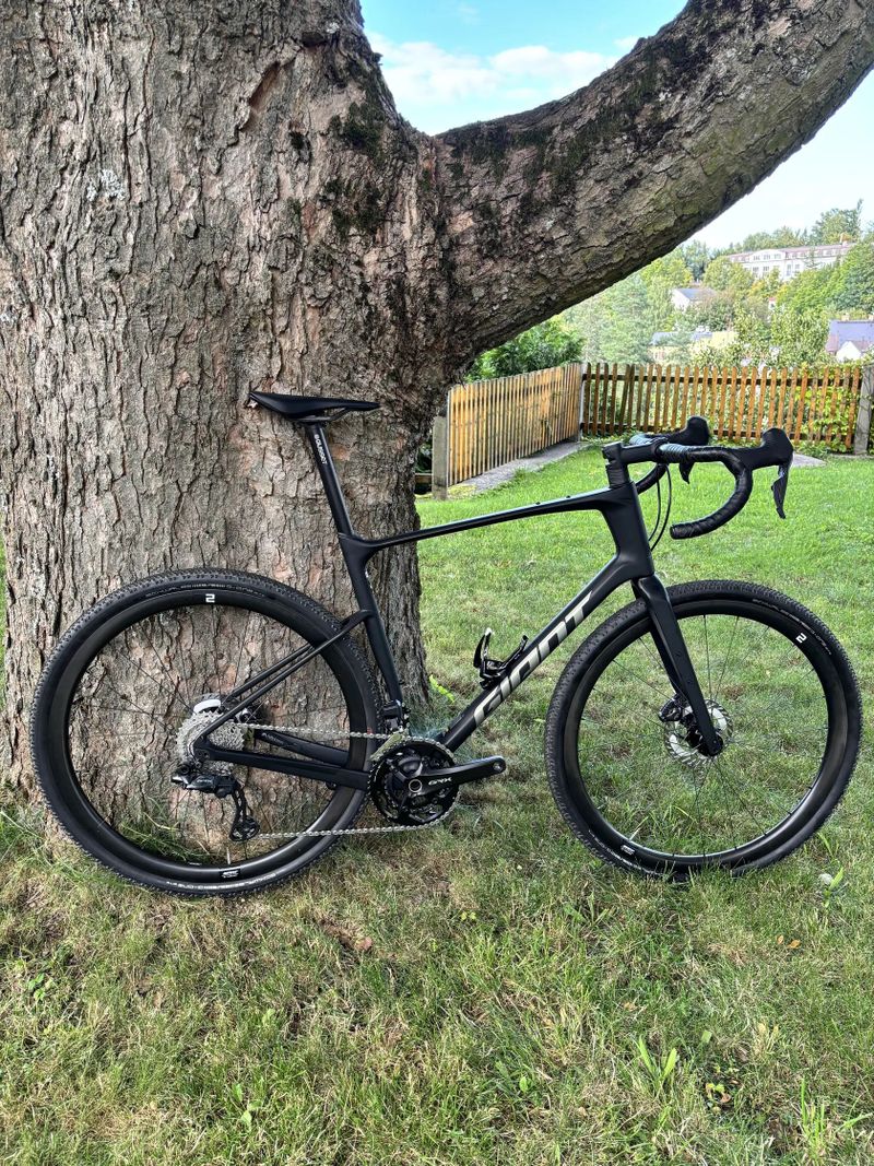 Gravel kolo Giant REVOLT ADVANCED 0 černá, 2024 - vel. XL (NOVÝ RÁMOVÝ SET)