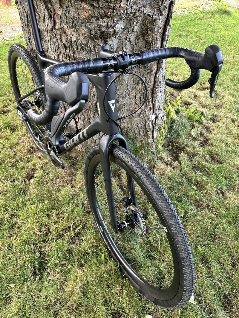 Gravel kolo Giant REVOLT ADVANCED 0 černá, 2024 - vel. XL (NOVÝ RÁMOVÝ SET)