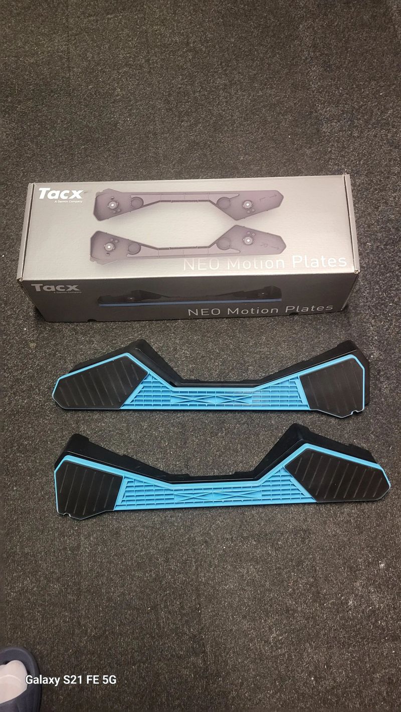 Prodám pohyblivou základnu, TACX NEO MOTION PLATES 