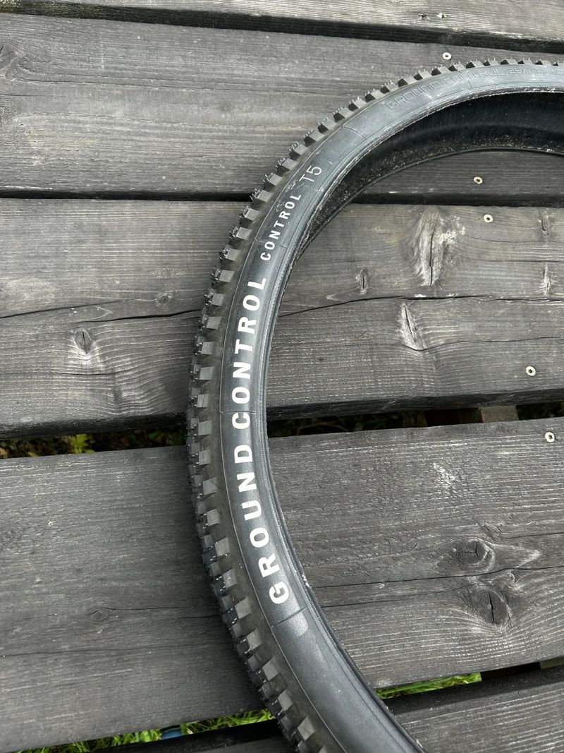 Plášť Specialized Ground Control T5 29 x 2,35 " prakticky nový 