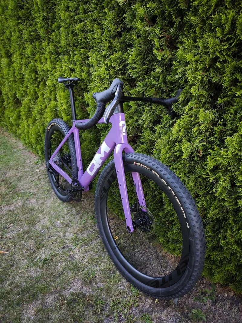 Gravel QM AT 30 +, nejnovější SRAM Rival E1 XPLR 1x13