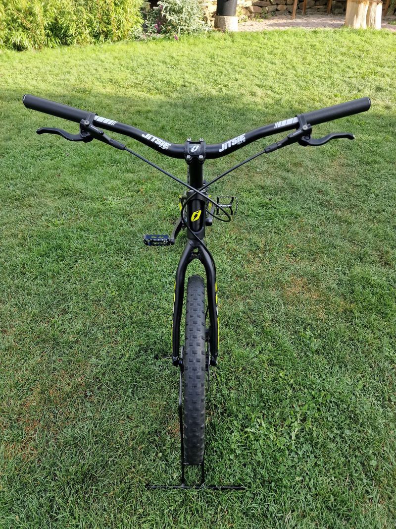Jitsie 20"