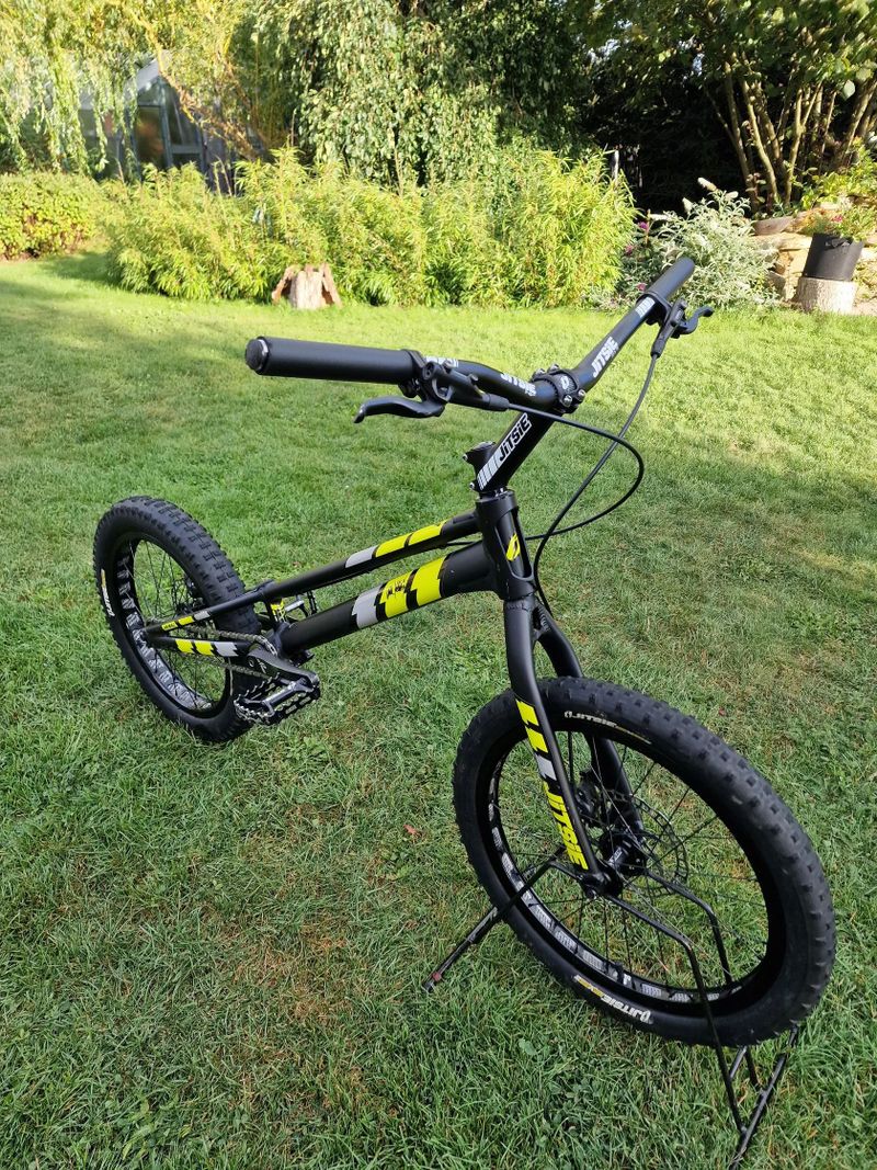 Jitsie 20"