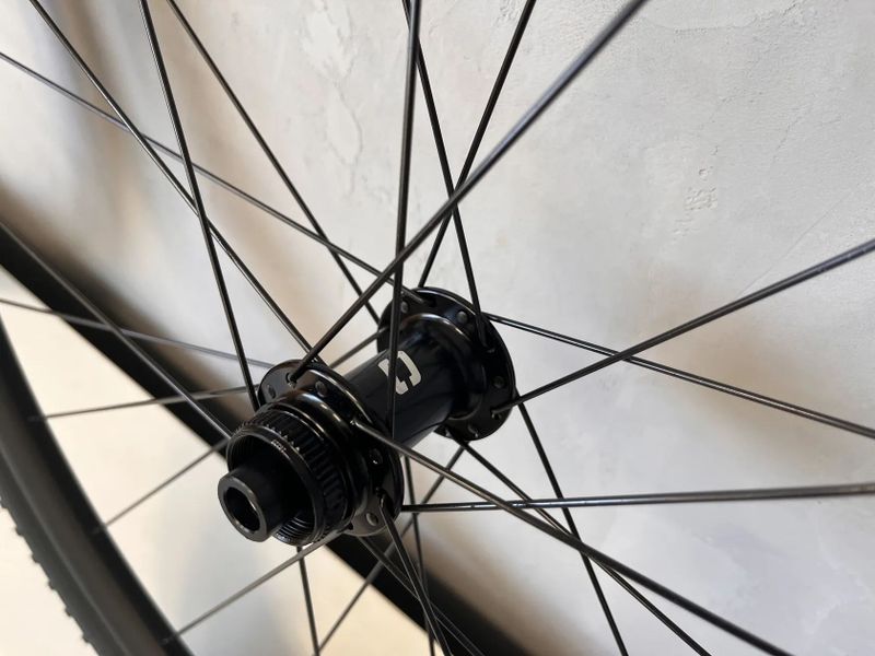 Nová zapletená kola Microtech MX25 + pláště Continental Terra Trail