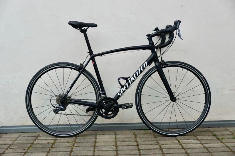 Silniční kolo Specialized