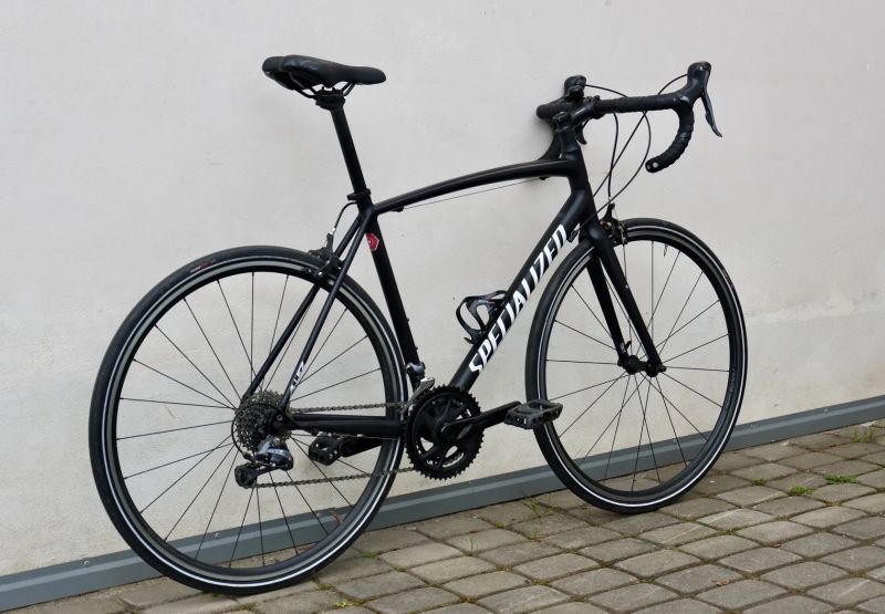 Silniční kolo Specialized