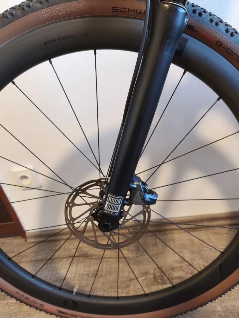 Canyon Grizl CF SLX 8 eTap (el. řazení, karbon kola)