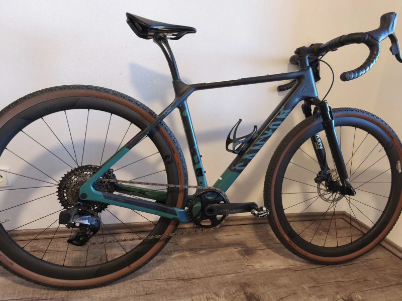 Canyon Grizl CF SLX 8 eTap (el. řazení, karbon kola)
