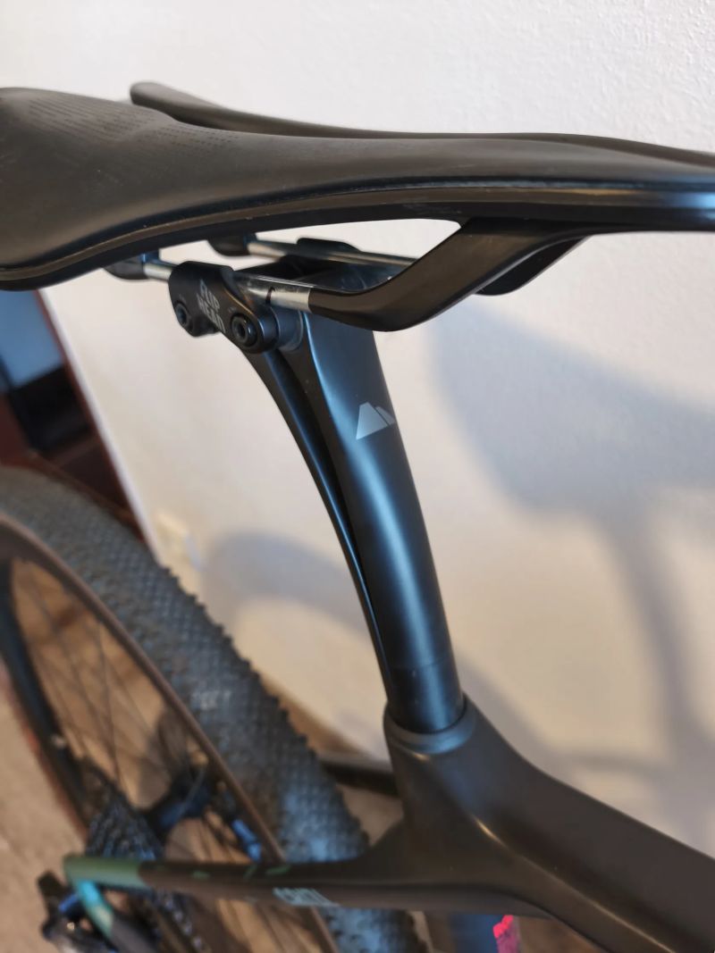 Canyon Grizl CF SLX 8 eTap (el. řazení, karbon kola)