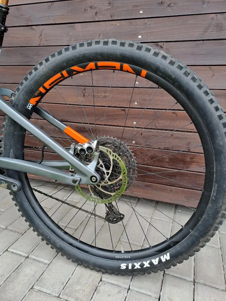 TOP enduro kolo Cube Stereo / velikost L / 29er / kolo po kompletním servisu včetně odpružení FOX
